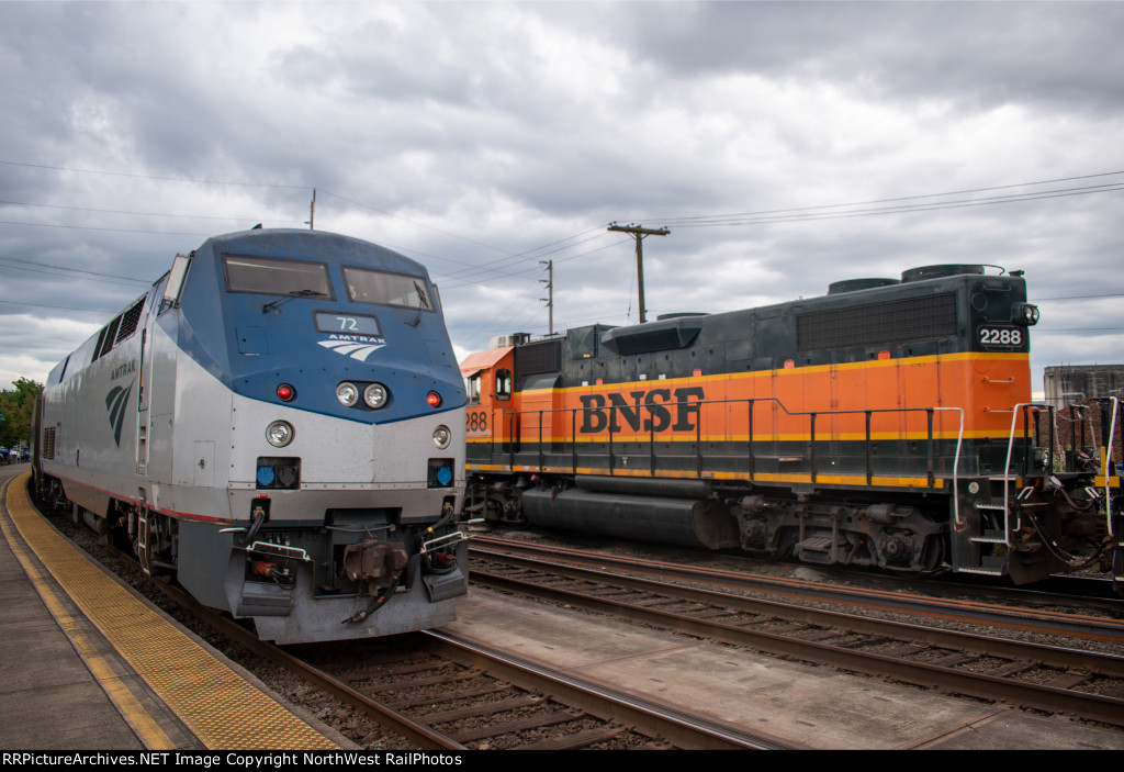 AMTK 72 + BNSF 2288